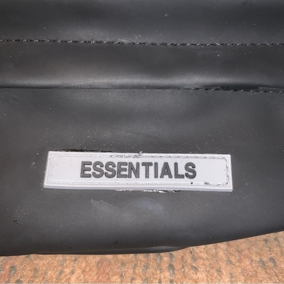 Fear Of God Essentials Sleek Black Belt Bag - Picture 12 of 12